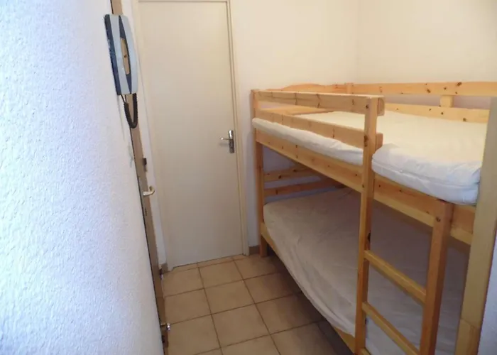 Apartment 2p Climatise En Rdc Avec Parking - Fr-1-326-538